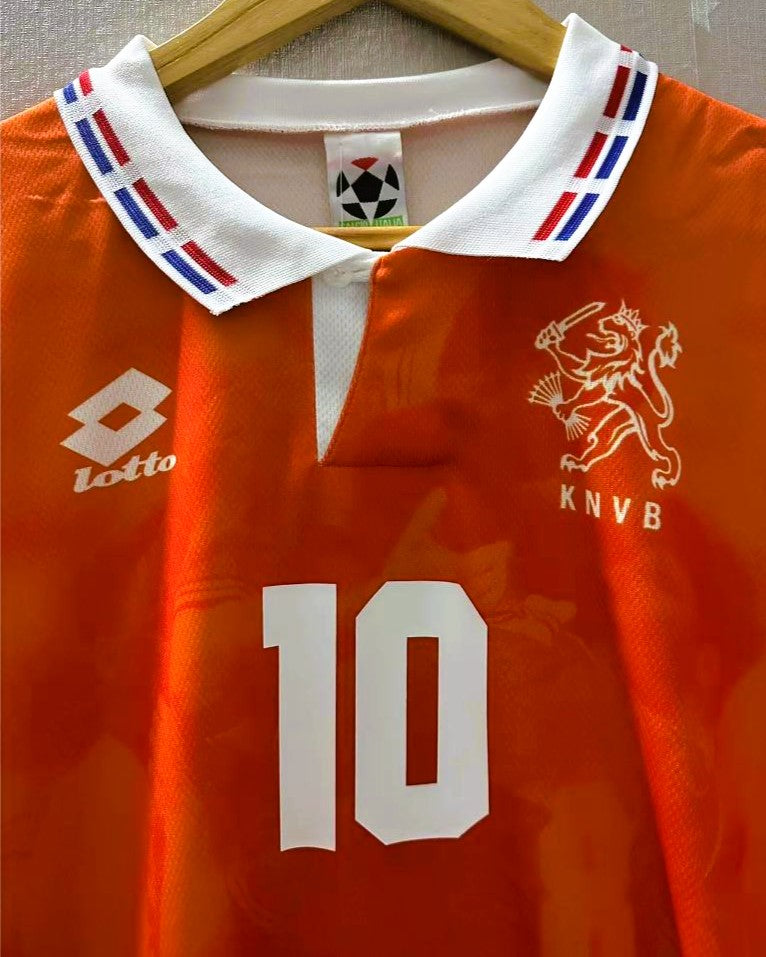 BERGKAMP DENNIS 1996-97 (Ned)