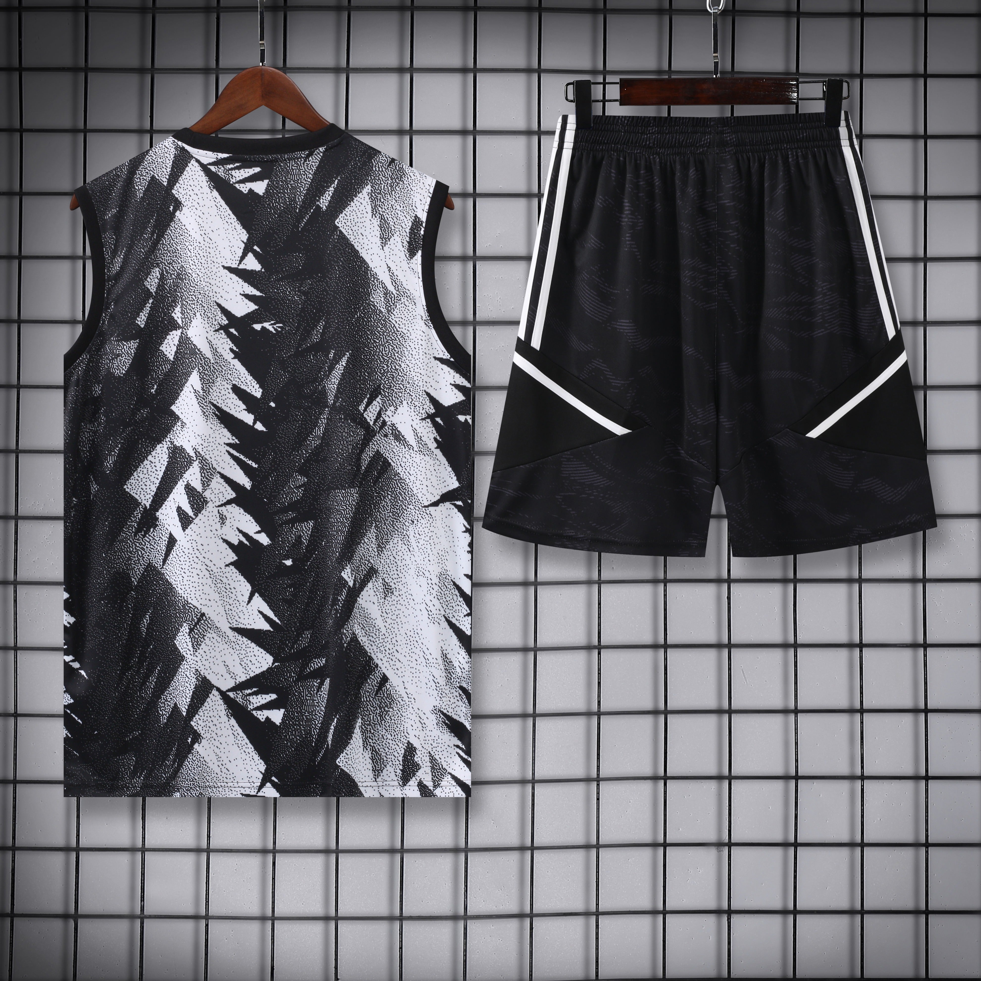 TANK TOP + SHORTS JUVENTUS