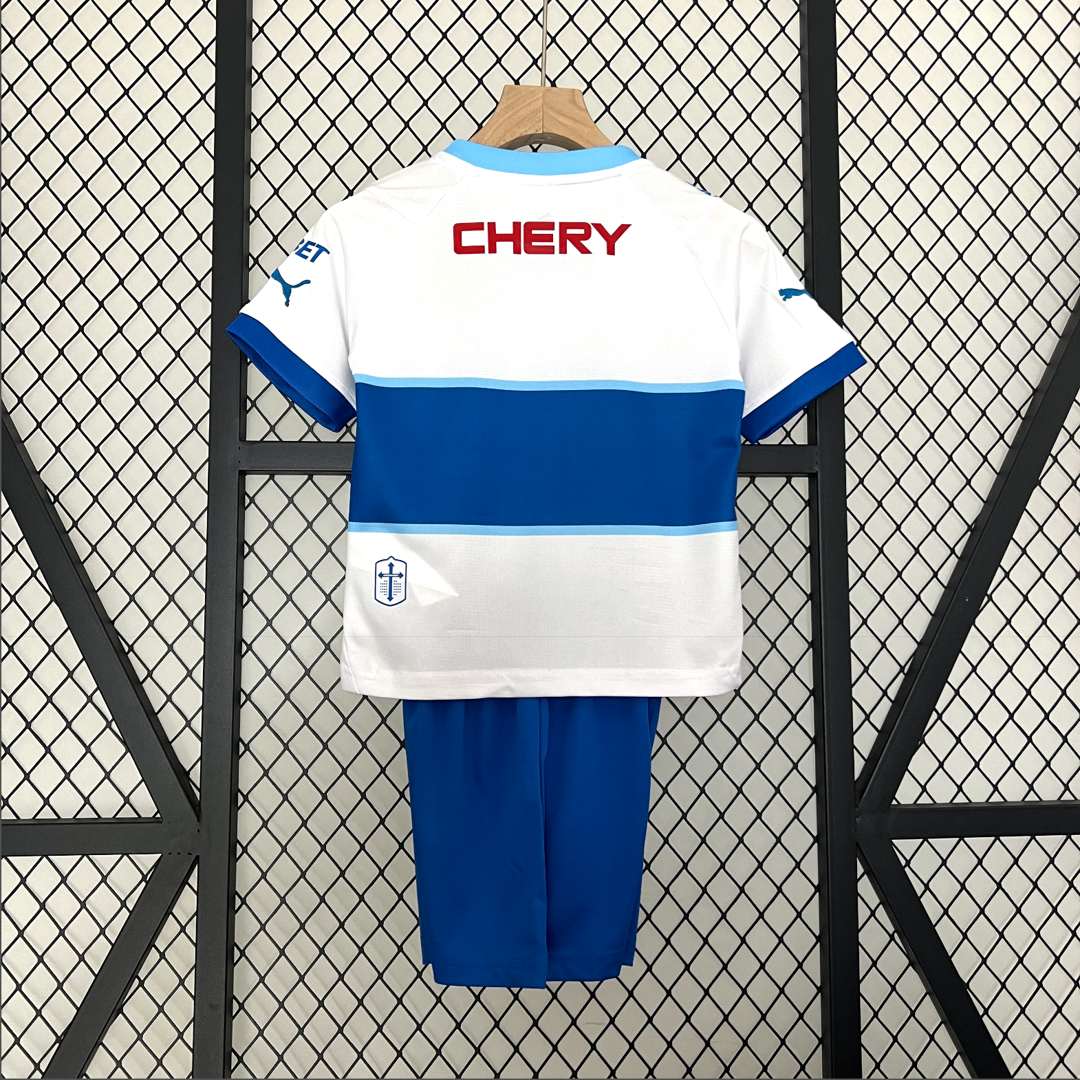 UNIVERSIDAD CATOLICA kid kit