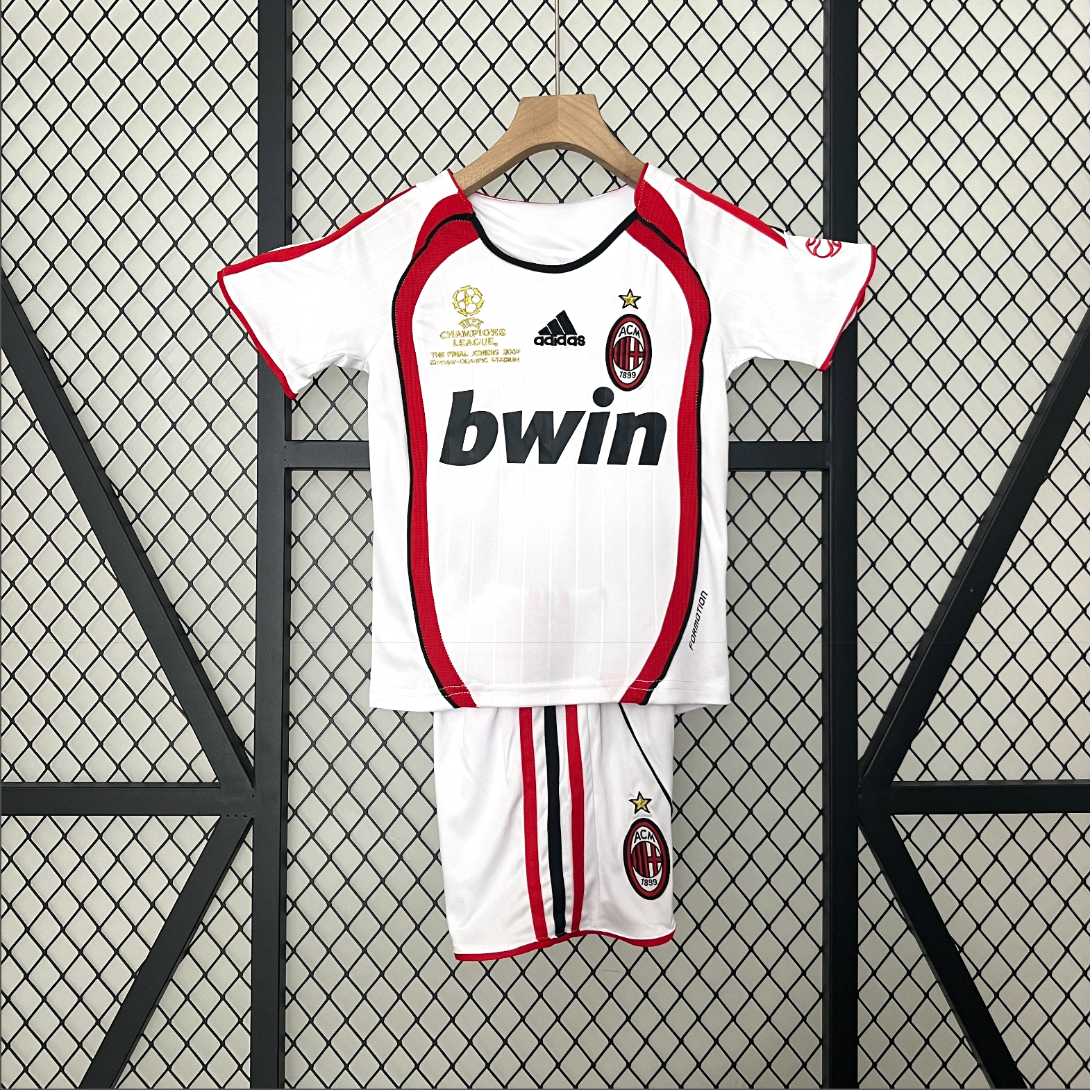 MILAN kid kit