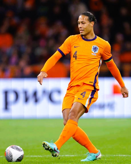 VAN DIJK VIRGIL 2024-25 (Ned)